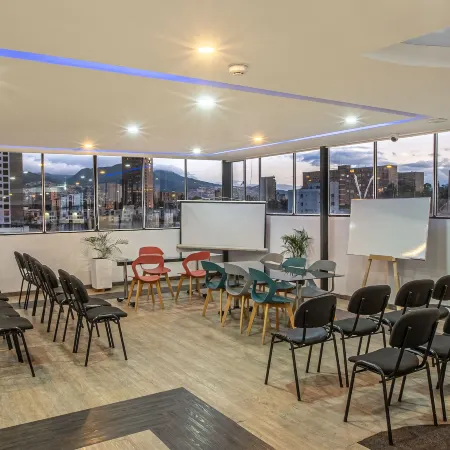 Hotel Wess Отели рядом с достопримечательностью «Конгресс-центр G12»
