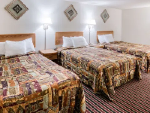 Rodeway Inn & Suites Hotels in Austin
