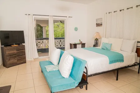 Villa Serenity Water View Suite Sleeps 3 w Pool
