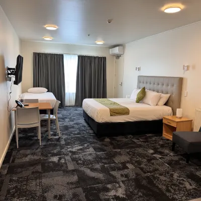 Zeta Motel Hotels near Reformed Church of Hamilton