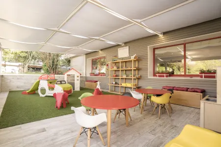 Hotel Piramide Отели в г. Санхенхо