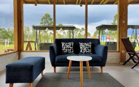 Shinta Corner 2 Ranch Hotel Отели в г. Pangalengan