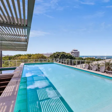 Lux Retreat at Harbour Light Cairns I Sauna I Pool & Prime Location