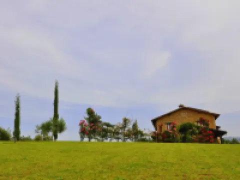 Borgo Nociquerceto Hotels in Tarano