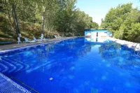 Recreation Zone Dustlik Hotels in Учтерек