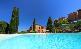 Attractive Farmhouse in Montalcino with Terrace