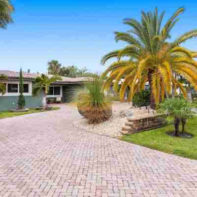 Newly Renovated 3 Bedrooms Near the Beach and Rest Hotel Exterior