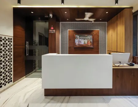 Hotel Kanha Отели рядом с достопримечательностью «View Point at Temple Wall»