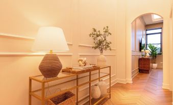 Hip Urban Loft - Small Town Charm - 124 LOFTS #4 - Housity
