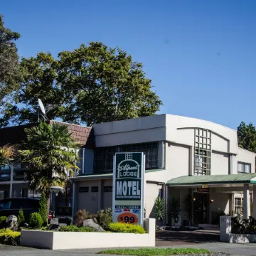 Alpers Lodge & Conference Centre Отели рядом с достопримечательностью «Гора Еден»