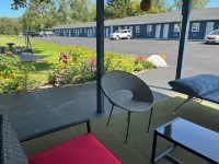 East Court Motel Hotels in Point Edward