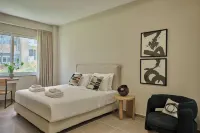 Vision Akadimias 85 Hotels in 