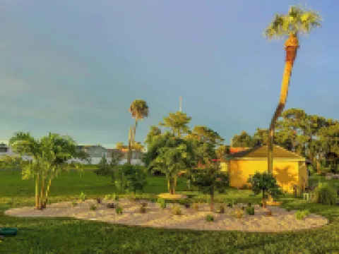 Park Motel Hotels near Caloosahatchee Creeks Preserve West