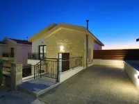 Villa Ernica Hotéis em Lysos