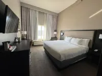 Surface Boutique Hotel 威爾羅傑斯機場，餐廳和酒吧 - 酒吧