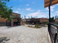 Martinia Pool Escape - Tragos Panoramic Views Ξενοδοχεία στην πόλη Θουρία