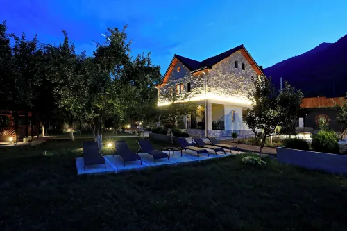 Plis Bujtina - Guesthouse - 4-Star