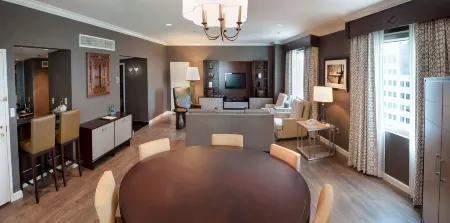 Hilton Harrisburg Отели рядом с достопримечательностью «Harrisburg University of Science and Technology»