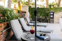 The Collector Inn & Gardens