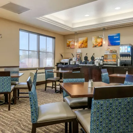 Comfort Inn & Suites Northeast - Gateway