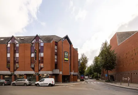 B&B HOTEL Mons Centre Отели в г. Masnuy-Saint-Jean