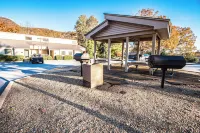 Fox Run at Lake Lure Hotels in Lake Lure