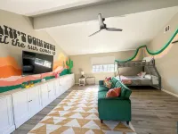 Spacious 4-bedroom house with Make-up bar, WiFi, Games, Hot-tub, & pool Hotels near L'eggs Hanes Bali Playtex