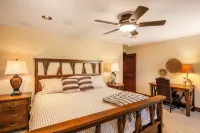 Beautiful Sun Valley Lodge II Penthouse, Sleeps 8 with Amazing Views of Baldy