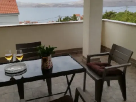 Apartment Villa Bijele Stijene Hoteles en Karlobag