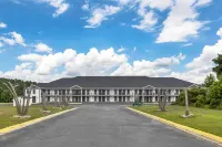 Quality Inn & Suites Hotels in Summerton