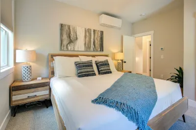 Ocean-View Getaway -Chefs Kitchen,  Private Hot Tub, Dog Friendly, Double Patio Hotels in der Nähe von Lake Quinault