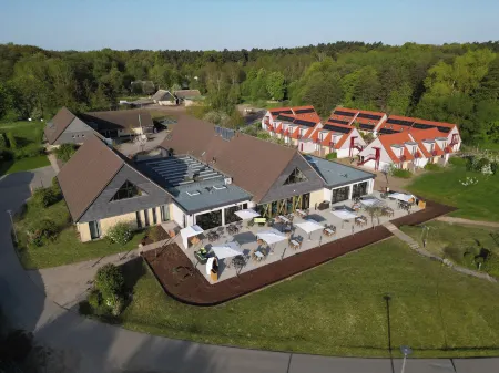 Beech Resort Plauer See Отели в г. Фюнфзеен