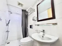 250 sq.ft Studio Apartment with Pool 3