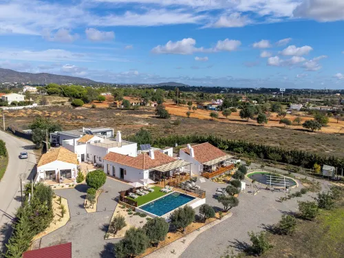 Alfarrobeiras Nature Hotel di Quelfes