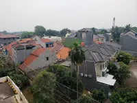 Warm and Cozy Studio at Cinere Resort Apartment - 3 tähden