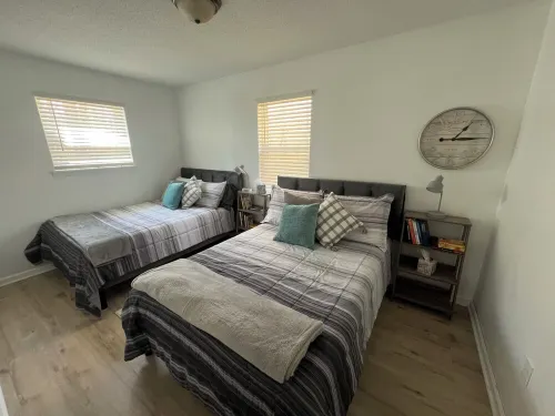 July 4th Weekend Available!  Charming 3B-2B Cottage by Fall Creek Falls!