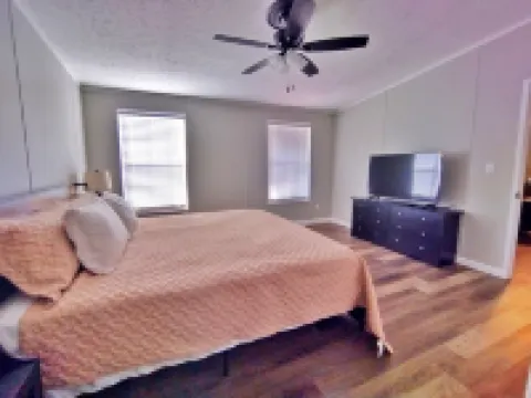 Backwoods Milton House 3BR&2bath 3 Miles from VIR
