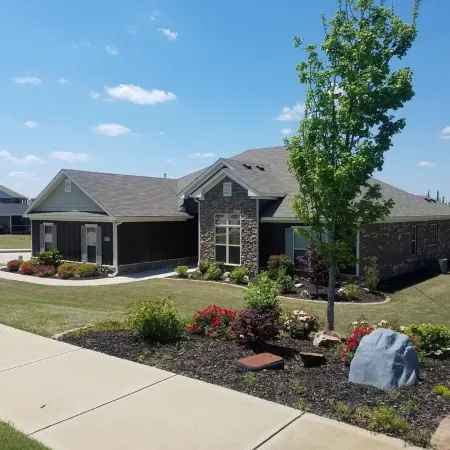 3 bed / 2.5 baths, great neighborhood