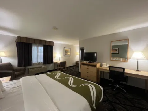 Quality Inn & Suites Loveland Hotels in 