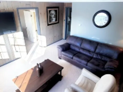 Cozy & Clean Loft Near Lake Michigan – Ideal for Work & Play! Hotels in Escanaba