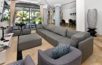 Brand new 5BR Villa, Very close to beach