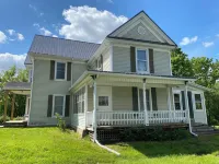 Spacious, family-friendly 6BR home, near Jay Peak Hotels near Pump House Indoor Waterpark