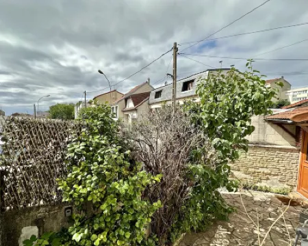 Aubervilliers Maison de Ville Près Métro 7 Hotels near Centre De Formation Louise Couvé