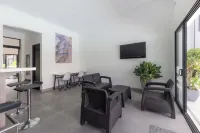 Brand new Lovely Loft, at 3 Minutes From San Jose Airport