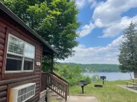 The Perch- Cliffside Cabin Overlooking Black Lake