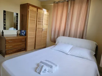 Charming 2-bedroom hideaway near Cabier, full kitchen and air-conditioned rooms. Отели в г. 
