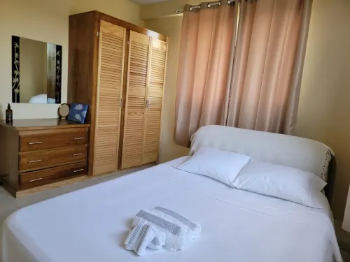 Charming 2-bedroom hideaway near Cabier, full kitchen and air-conditioned rooms. Hotels in Crochu