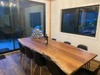 Timberwolf A- New Luxury Lodge *HOT TUB* GAMES ROOM*