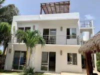 Gorgeous cozy apartment with pool, balcony and roof top in Punta Sur! Casa Ama 4