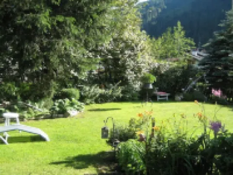 Small apartment 2-4 pers, wooden log cabin, cozy, quiet, sunny, close to the center Hotels in Kleinarl